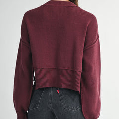 crew neck sweater with ribbed cuffs and cropped hem