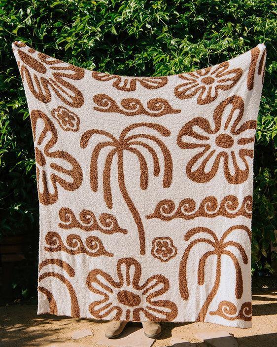 Palm Coast Plush Throw | Mocha & Cream